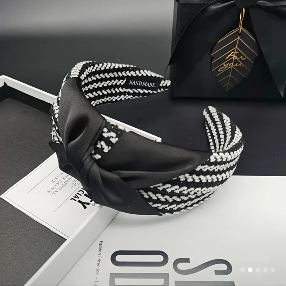 Elegant Black and White Wide Knot Headband
